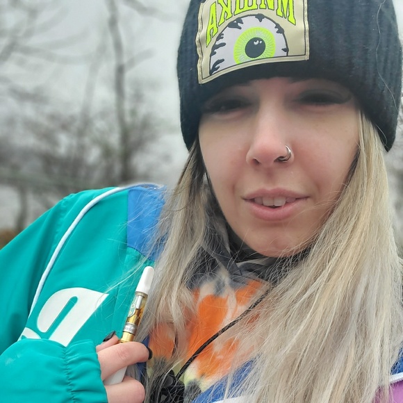 Meet your Posher, Sarah - Picture 1 of 1